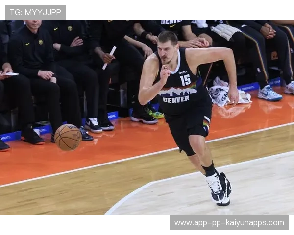 掘金约基奇32+14+14领队四连胜，掘金约基奇合同