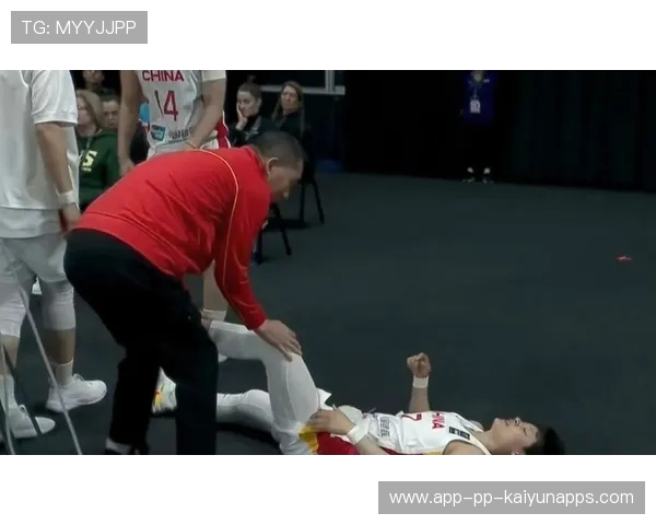 球迷冲突引发停赛调查，俱乐部被罚重金，球迷冲入球场会受到处理